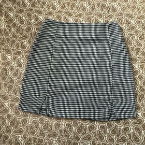 Love on a Hanger Houndstooth Pencil Skirt - Black and White